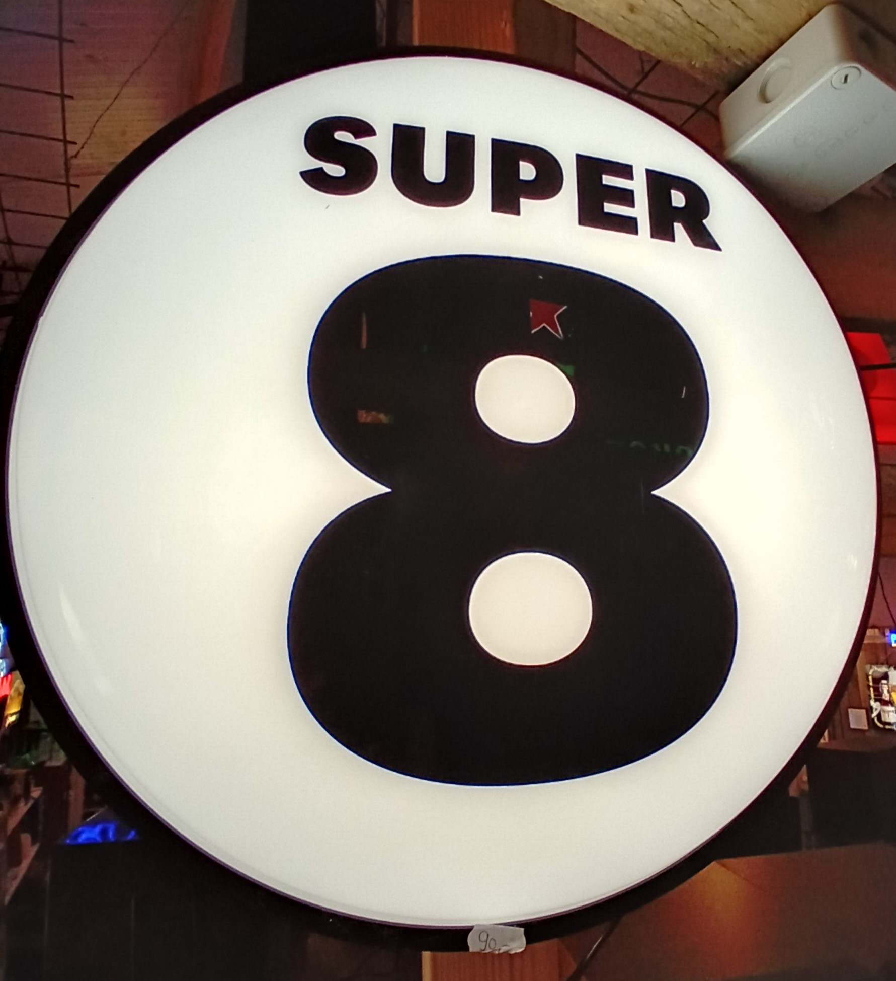 Super 8 48WS-image